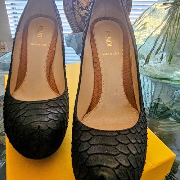 Fendi Black Textured Women's Heels - Picture 7 of 12